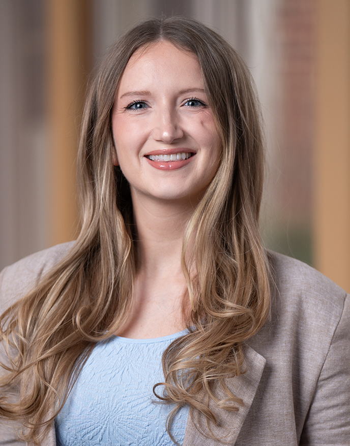 headshot of Alysia Ellis
